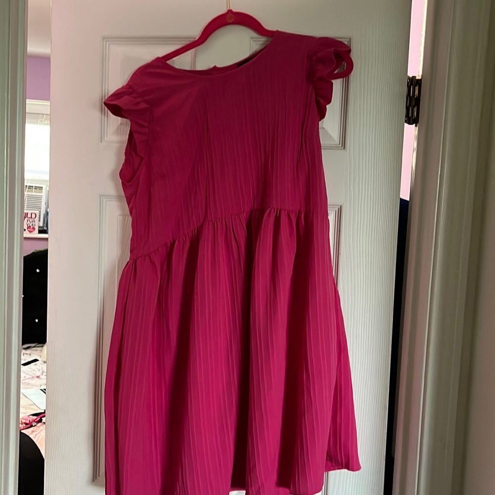Brand new cutie button back dress!